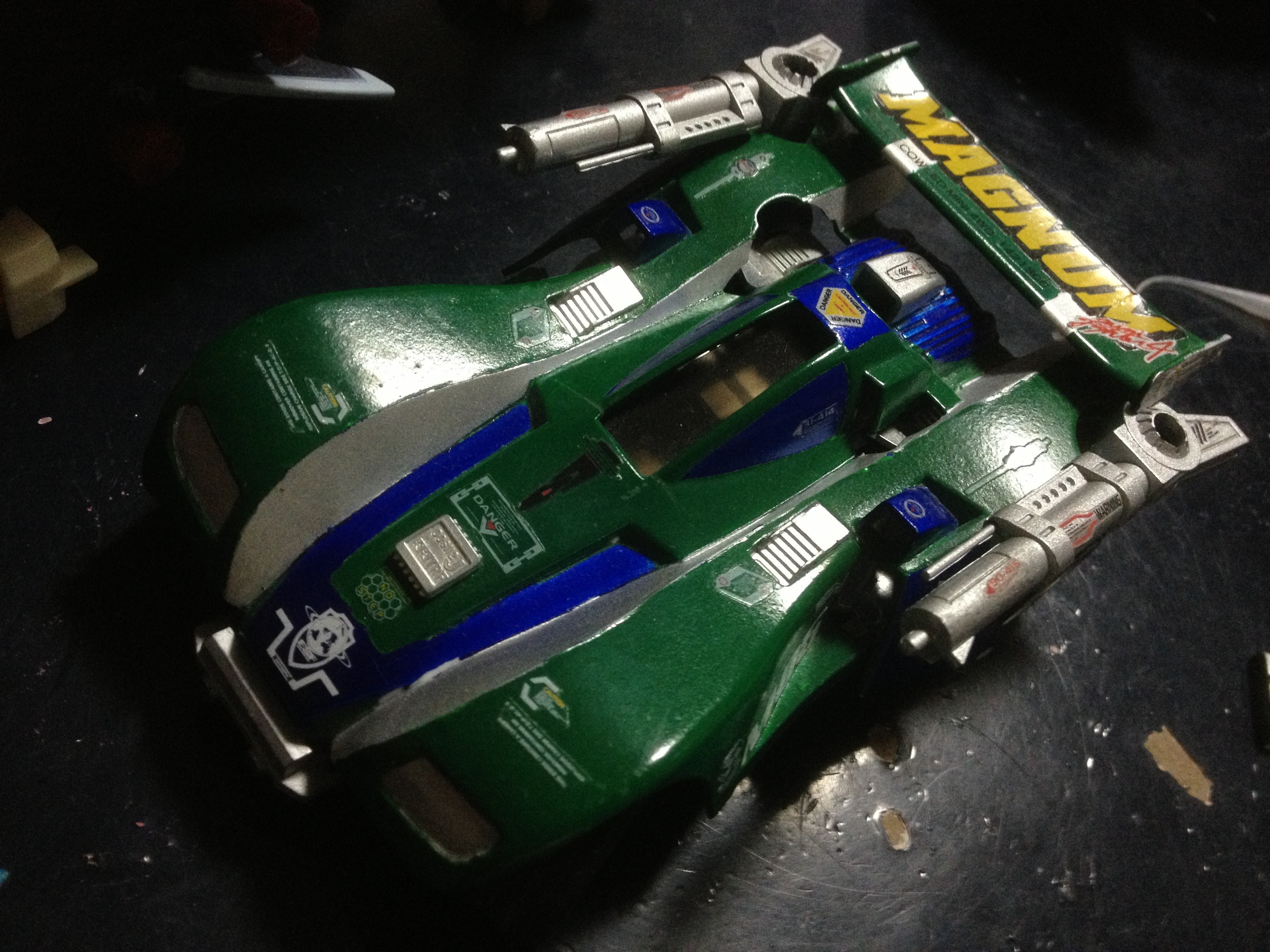 装甲車マグナムセイバー